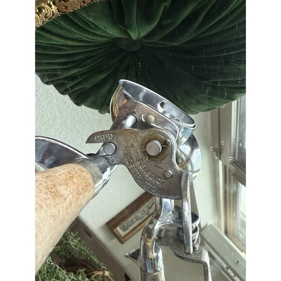 Vintage Benedict Indestructo Ice Cream Scoop w/ Hard Wood Handle Used Scooper - Picture 5 of 9